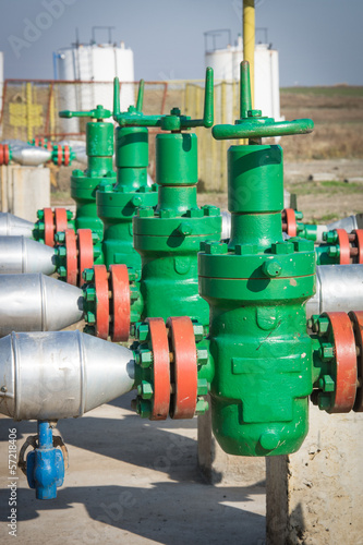 Wallpaper Mural oil valve Torontodigital.ca