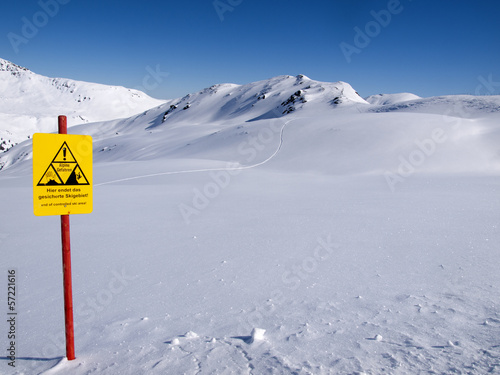 The end of the controlled ski area