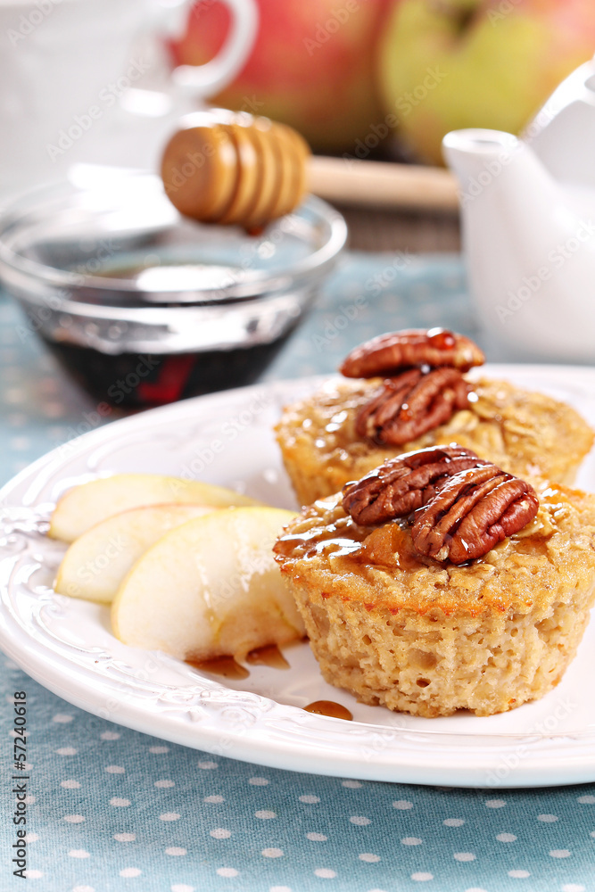 Baked oatmeal with pecans and apples Baked oatmeal with pecans and apples
