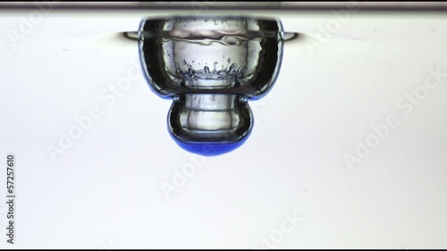 Tropfen unter Wasser