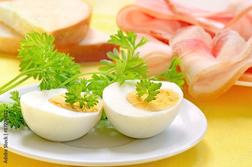 Breakfast with eggs and bacon