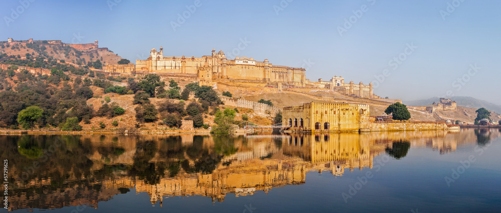 Fototapeta premium Panorama of Amer (Amber) fort, Rajasthan, India