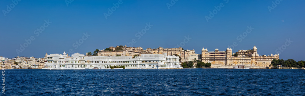 Panorama of Lake Pichola, Lake palace and City Palace. Udaipur,