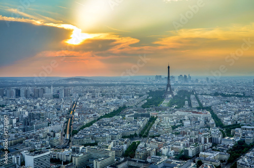 Panoramic View of Paris City with Eiffel Tower at Sunset © Prashant_Agrawal