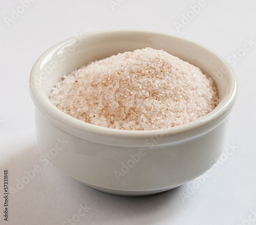 Special pink salt from the Himalayas, in a small bowl