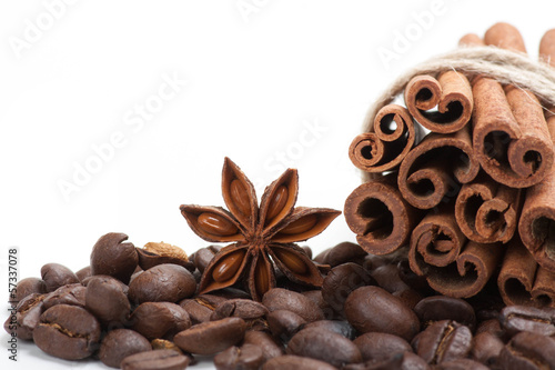 Coffee, cinnamon and star anise © Vasily Merkushev