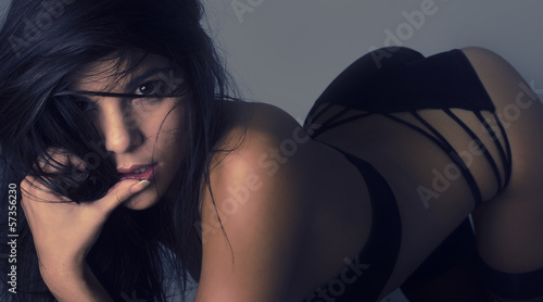 Φωτογραφία Beautiful exotic young woman