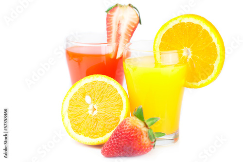 orange, glass of orange juice, strawberries and glass of strawbe