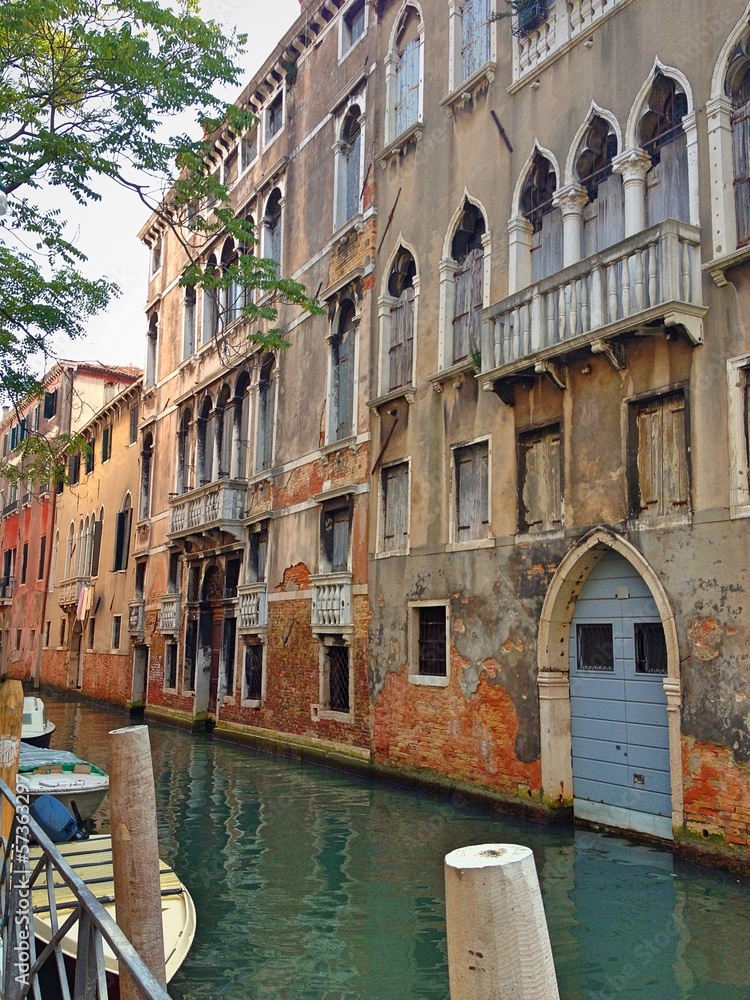 Kleine Strasse in Venedig