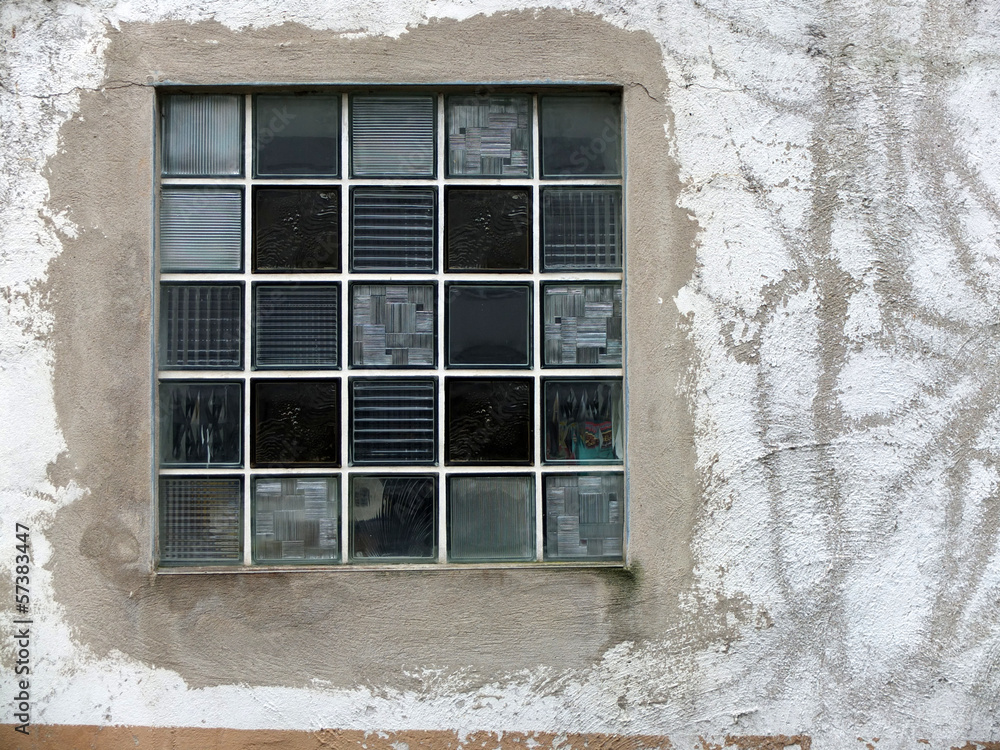 Fenster aus Glasbausteinen – Stock-Foto | Adobe Stock