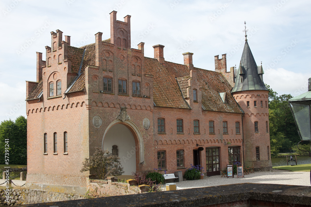 Fototapeta premium Egeskov Castle - Denmark