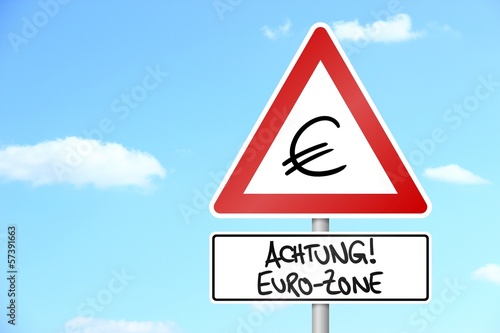 verkehrszeichen vorfahrt achten achtung! euro-zone I