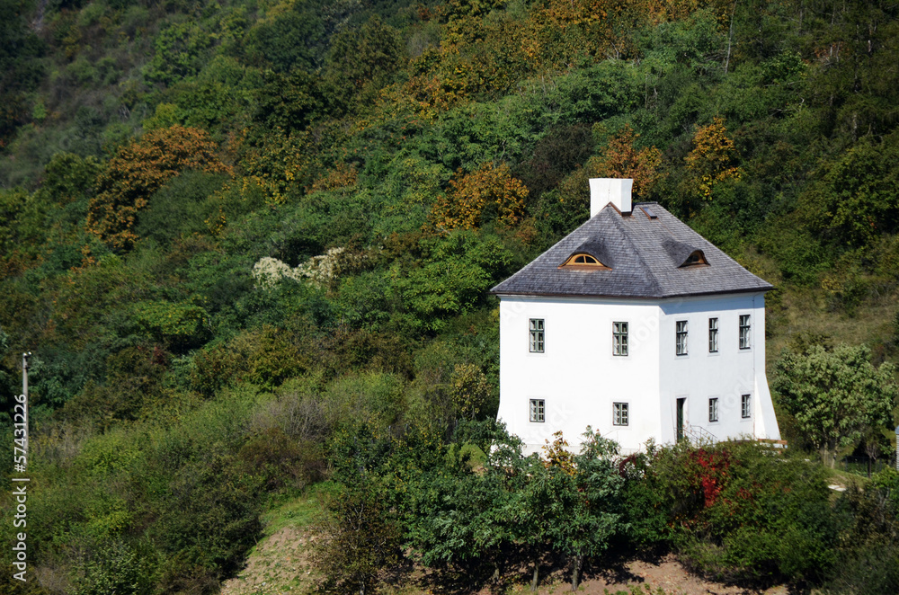 Obraz premium lonely house