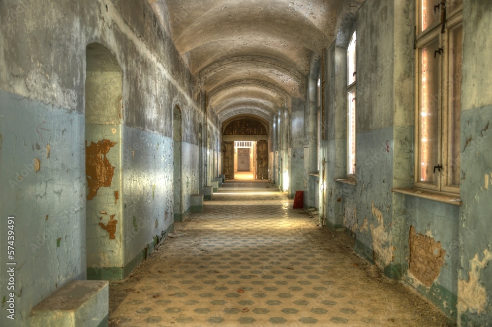 Old corridor in the beelitz heilstätten