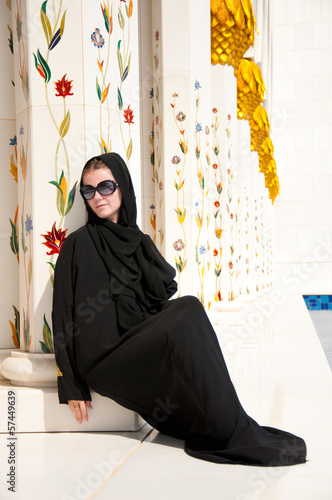 Obraz na płótnie Muslim woman w salonie