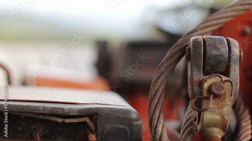 Trattore agricolo vecchio e arrugginito