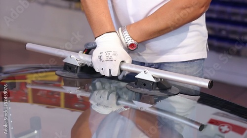 Riparazione e sostituzione cristalli parabrezza