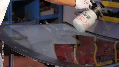 Riparazione e sostituzione cristalli parabrezza