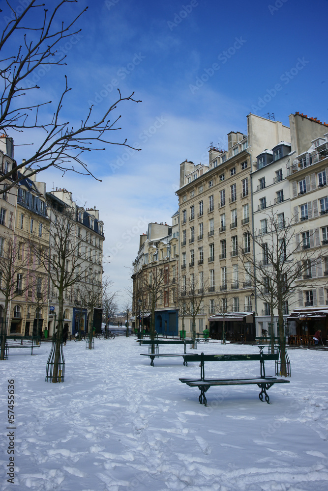 Naklejka premium Paris monument 83