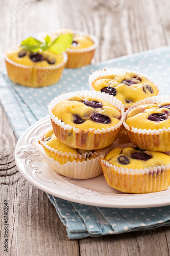 Gluten free muffins with grapes