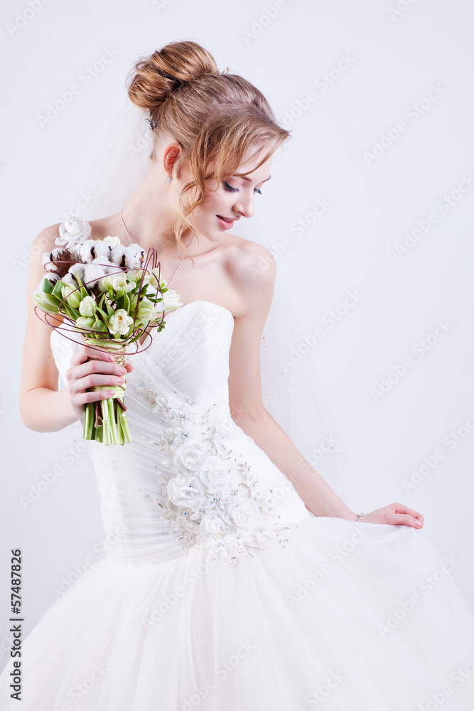 Bride portrait.Wedding dress. Wedding flowers Bride portrait.Wedding dress. Wedding flowers