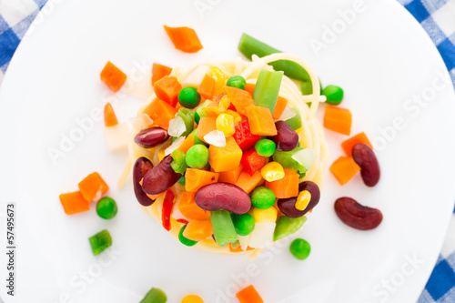 Pasta with vegetables © Vankad