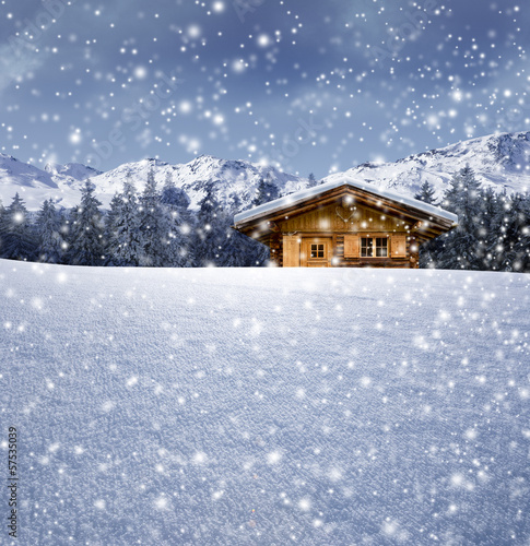 Berghütte im Schnee