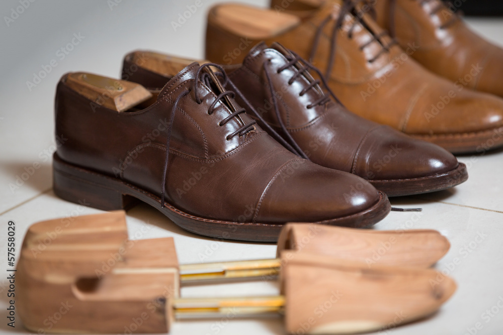 Brown men's shoes and shoe stratchers Brown men's shoes and shoe stratchers