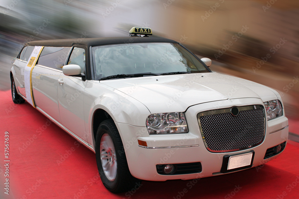 Obraz premium White stretch limo