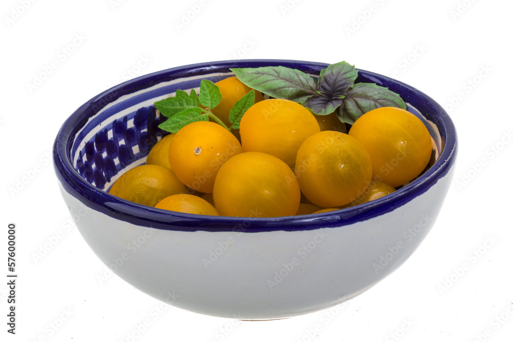Yellow cherry tomato Yellow cherry tomato