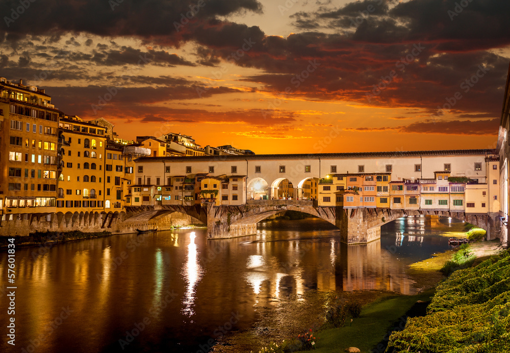 Sunrise over the river Arno and Ponte Vecchio, Florence, Italy
