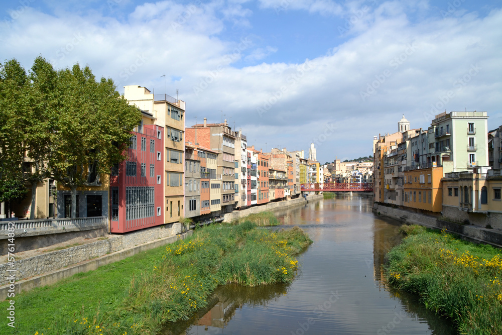 Vista de la ciudad de Girona desde uno de los puentes