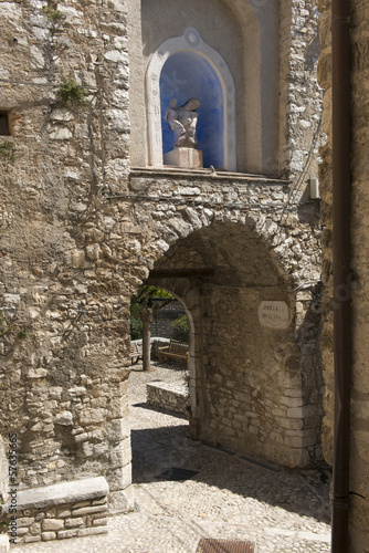 Fototapeta Naklejka Na Ścianę i Meble -  arched stone passage at Labro, Rieti