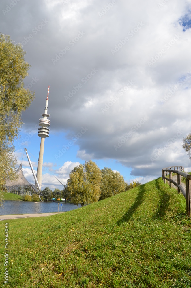 Obraz premium Olympiaturm, domaine olympique de Munich