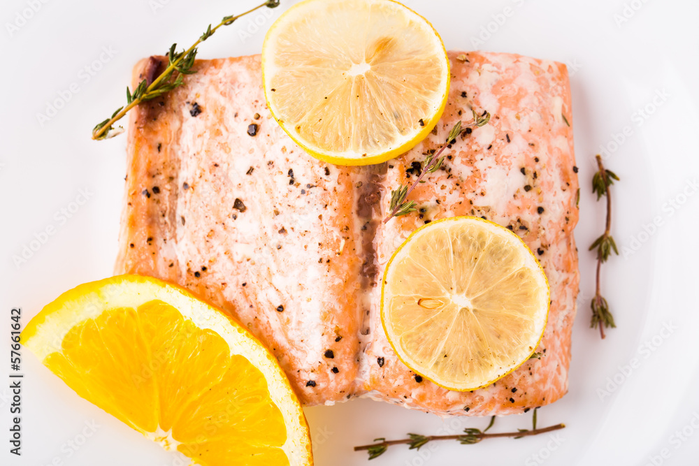 Salmon fillet with citrus and thyme Salmon fillet with citrus and thyme