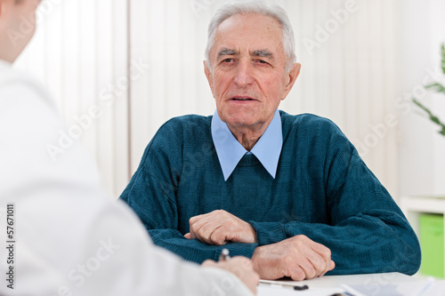 Wallpaper Mural senior patient Torontodigital.ca