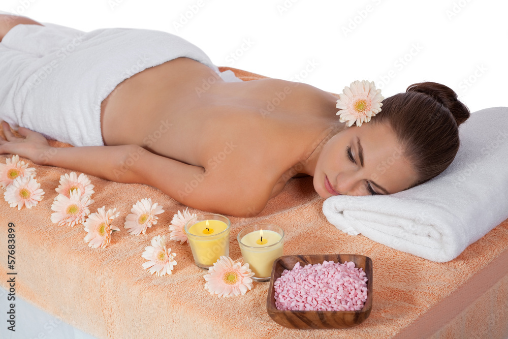 junge attraktve frau bekommt eine hot stone massage junge attraktve frau bekommt eine hot stone massage