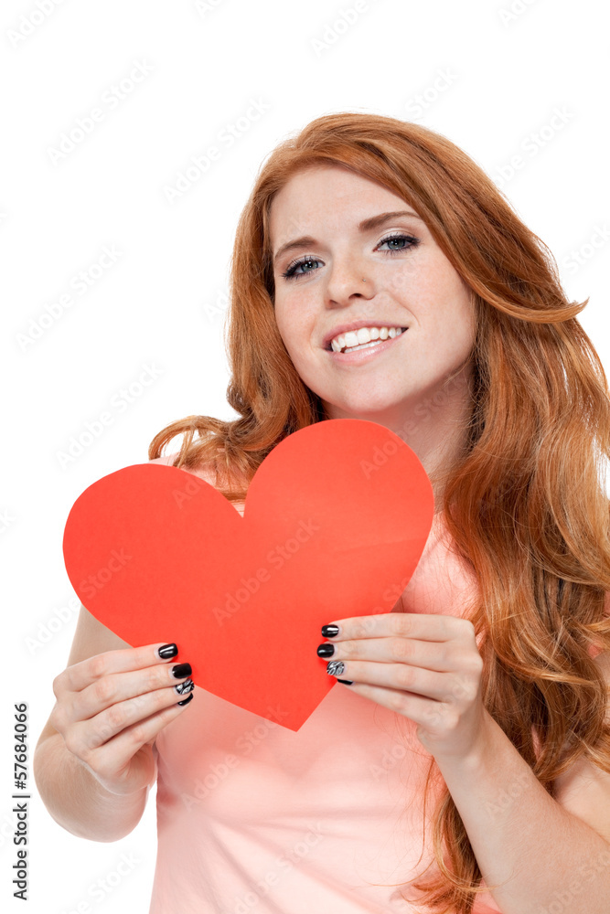 junge lachende attraktive frau mit einem herz liebe isoliert junge lachende attraktive frau mit einem herz liebe isoliert