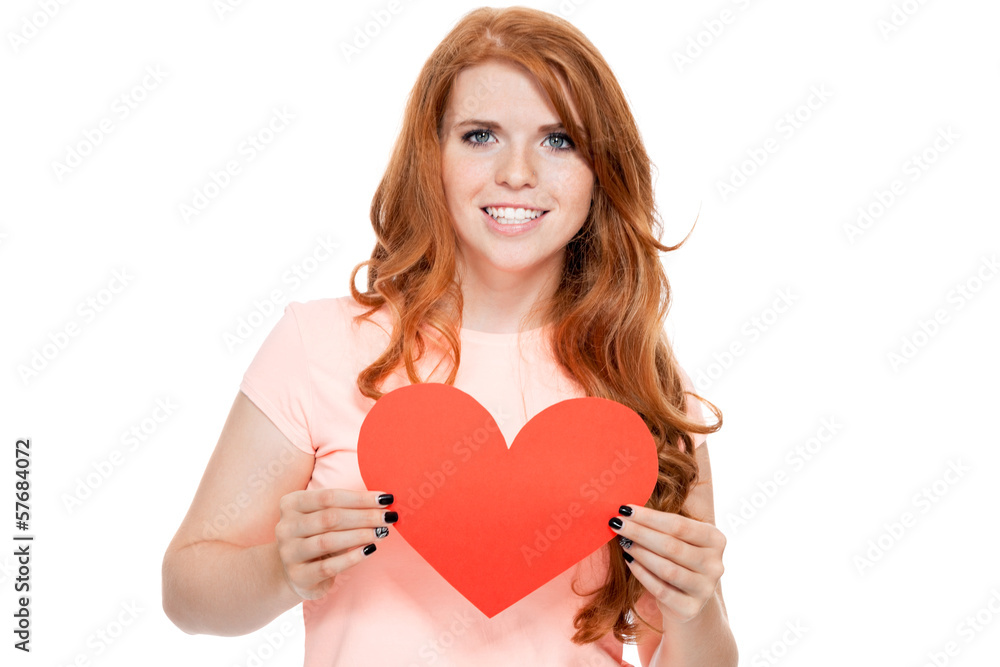 junge lachende attraktive frau mit einem herz liebe isoliert junge lachende attraktive frau mit einem herz liebe isoliert