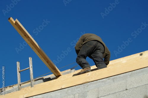 construction de maison - charpentier © minicel73