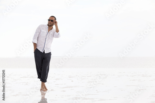 Tableau sur toile man on water