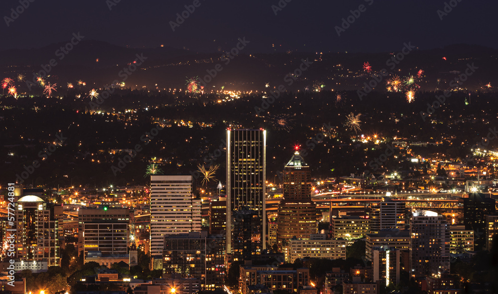 Fototapeta premium Portland Oregon, USA Fireworks.
