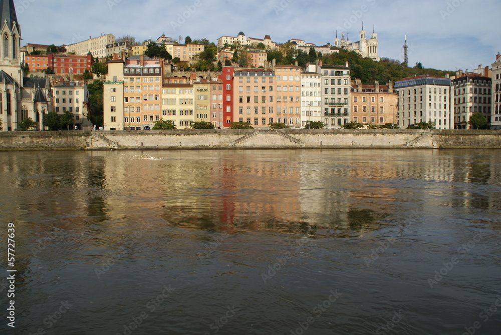 Vues de Lyon entre Rhône et Saône.