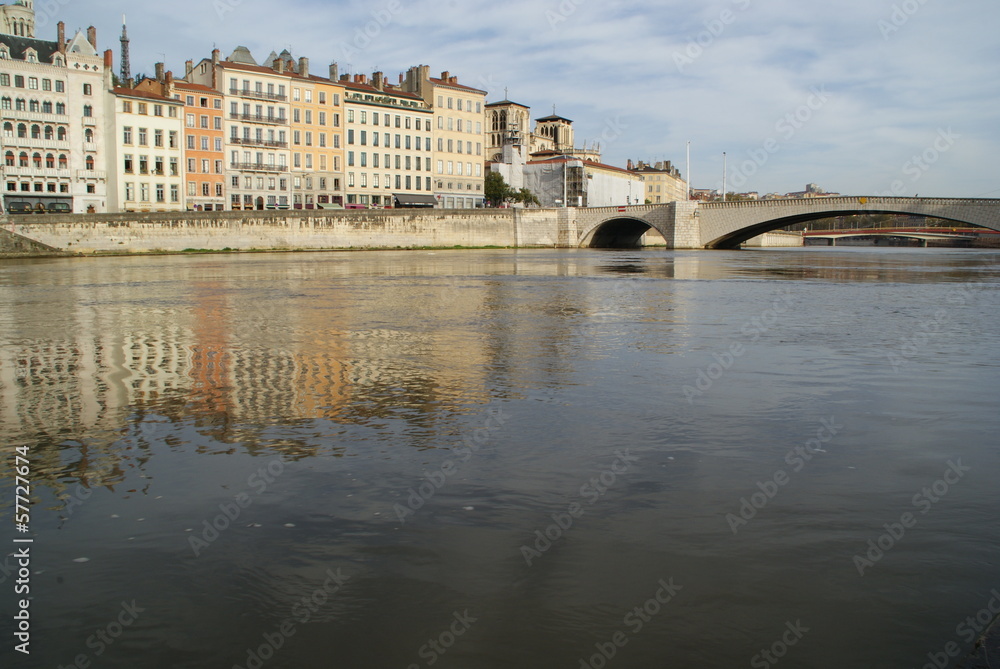 Fototapeta premium Vues de Lyon entre Rhône et Saône.