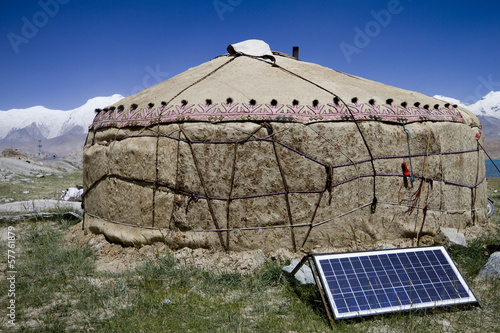 pannello solare davanti ad una tenda in cina photo