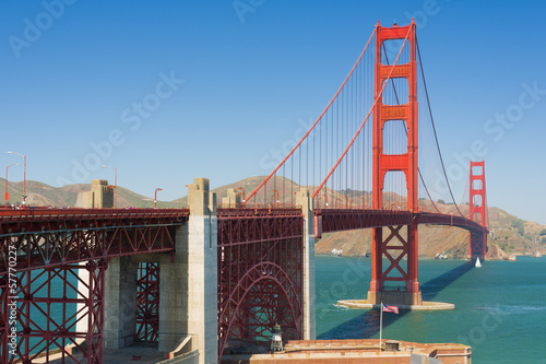 Golden Gate Bridge in a sunny day © SergiyN