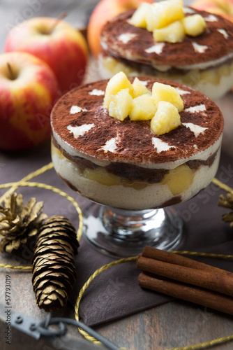 Bratapfel-Zimt-Tiramisu