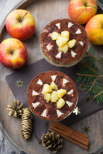Weihnachtliches Bratapfel-Tiramisu