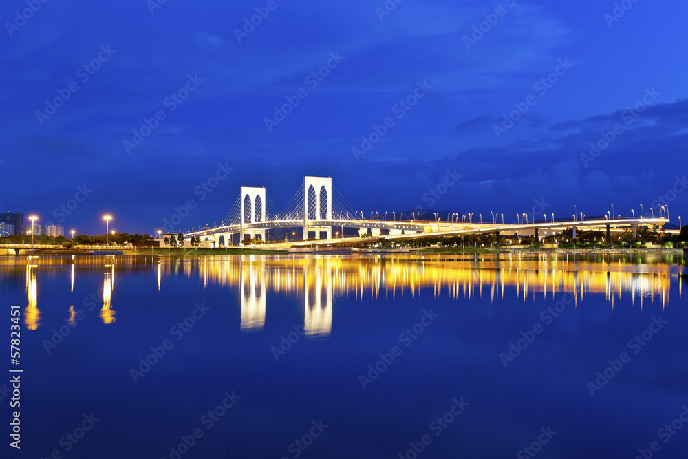 Fototapeta premium Bridge in Macau at night
