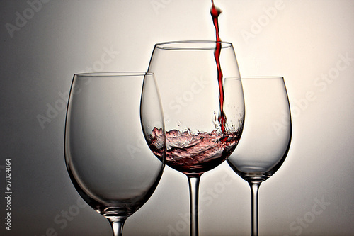 primer plano de copas de vino fondo horizontal. photo